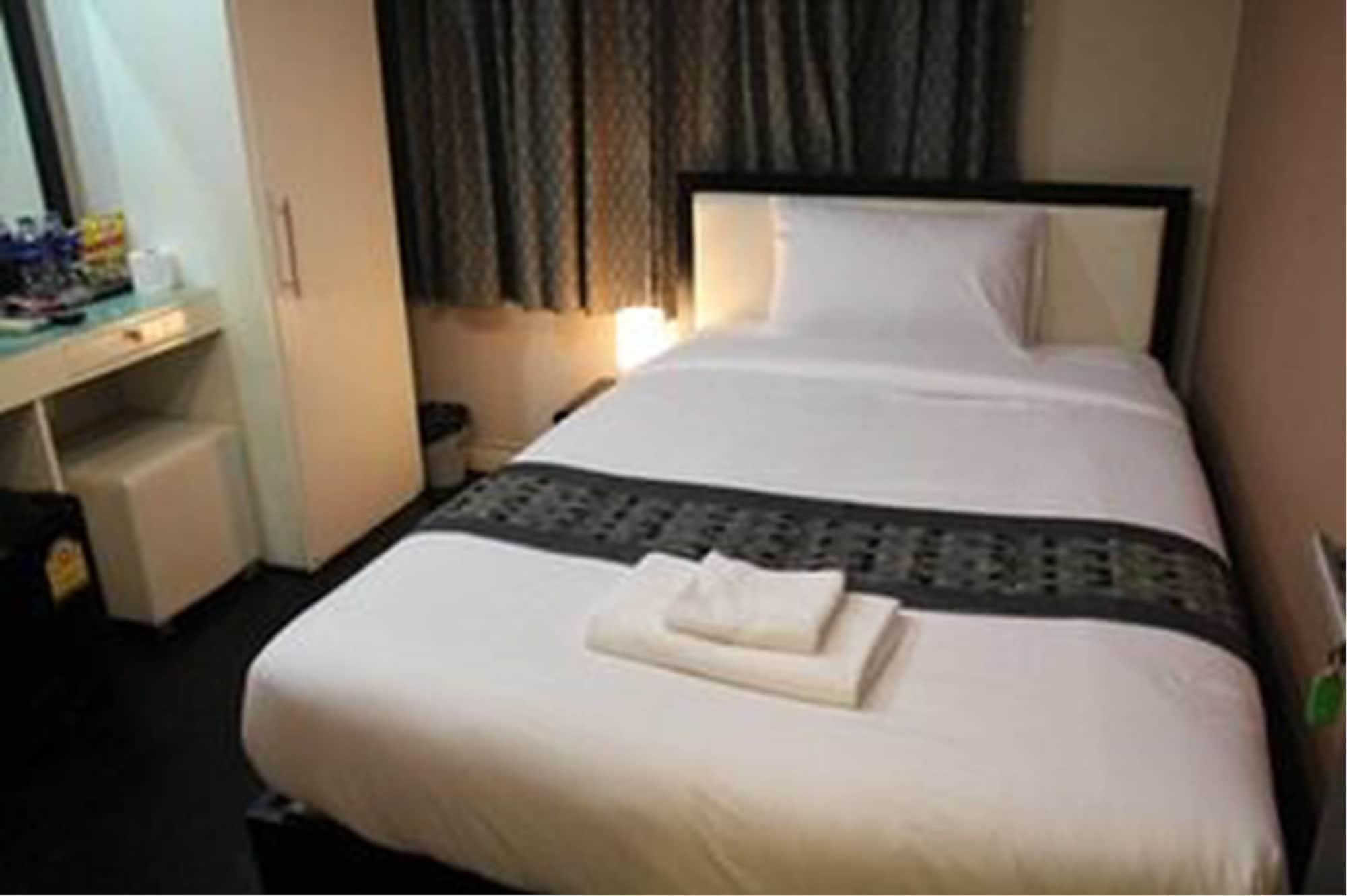 V30 Sukhumvit Hotel Bangkok Bagian luar foto