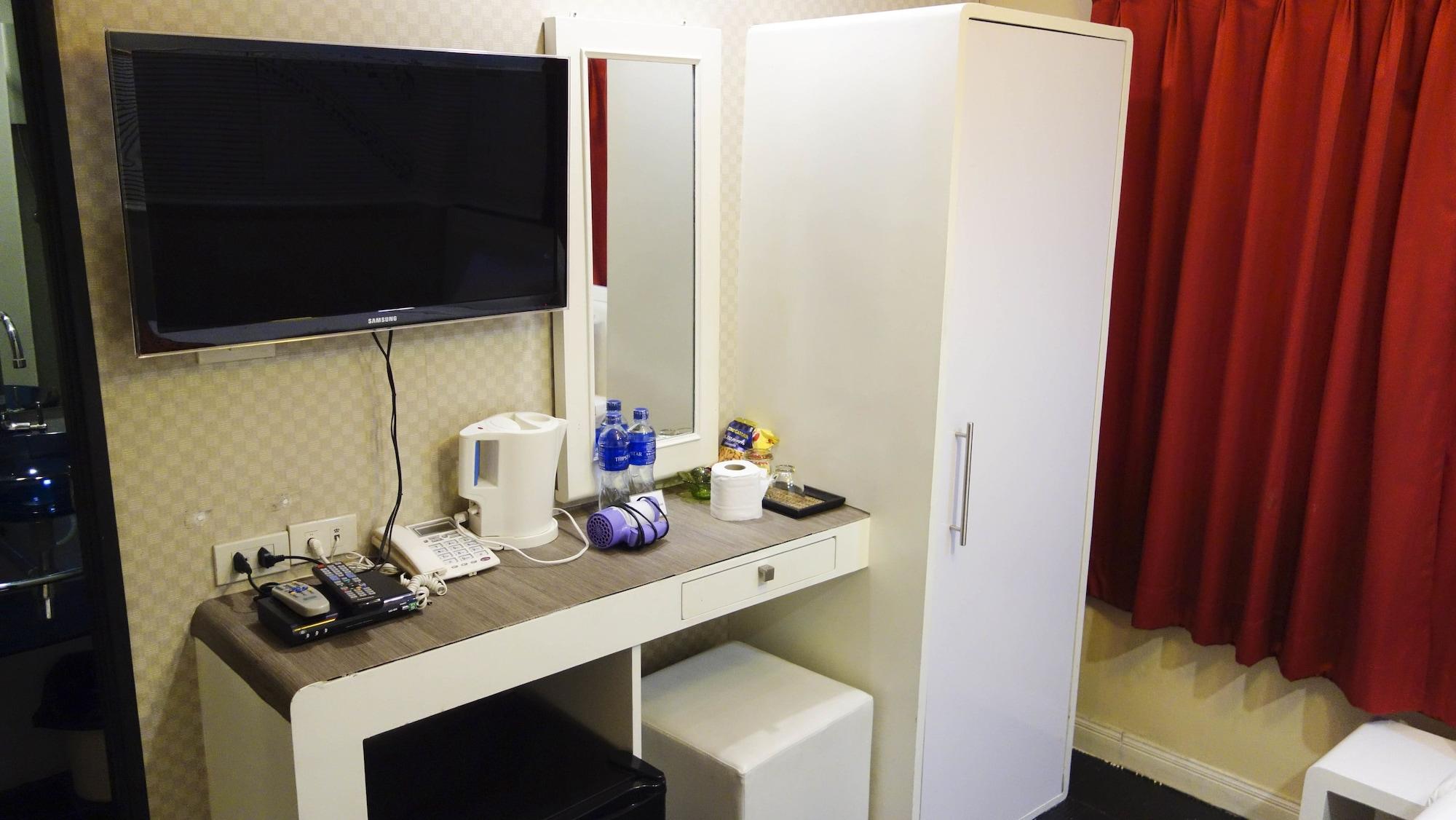 V30 Sukhumvit Hotel Bangkok Bagian luar foto