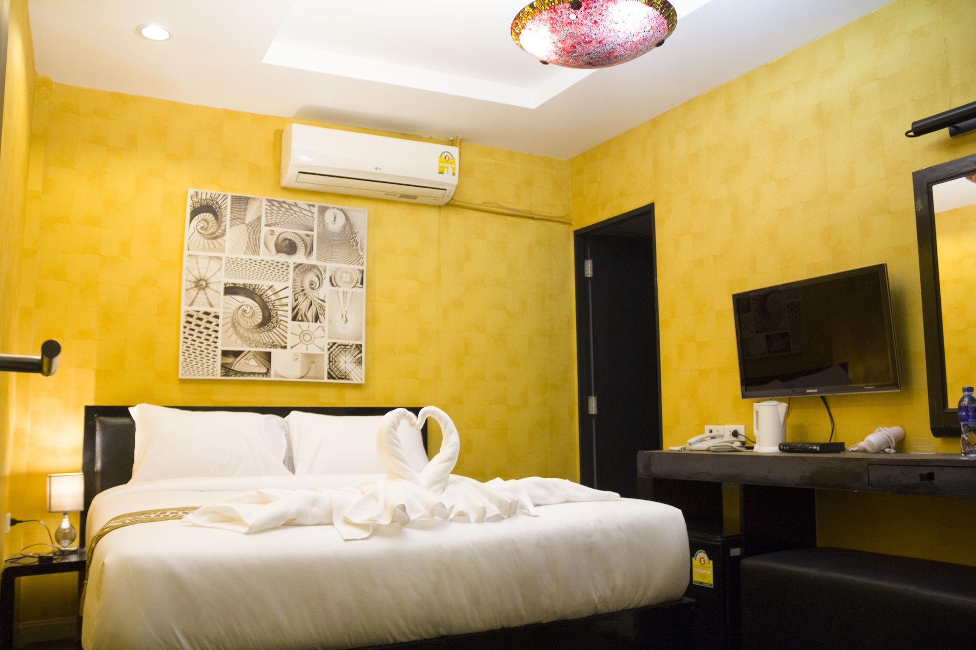 V30 Sukhumvit Hotel Bangkok Bagian luar foto