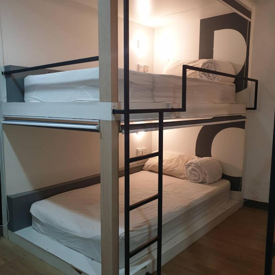 V30 Sukhumvit Hotel Bangkok Bagian luar foto