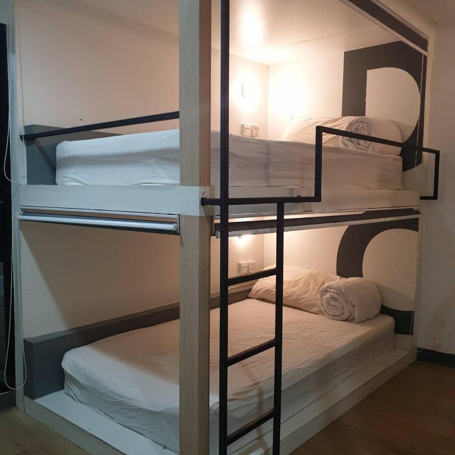 V30 Sukhumvit Hotel Bangkok Bagian luar foto