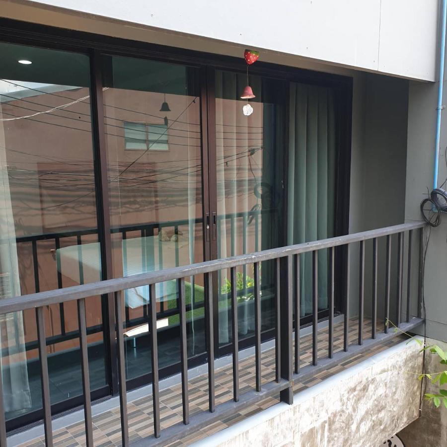 V30 Sukhumvit Hotel Bangkok Bagian luar foto