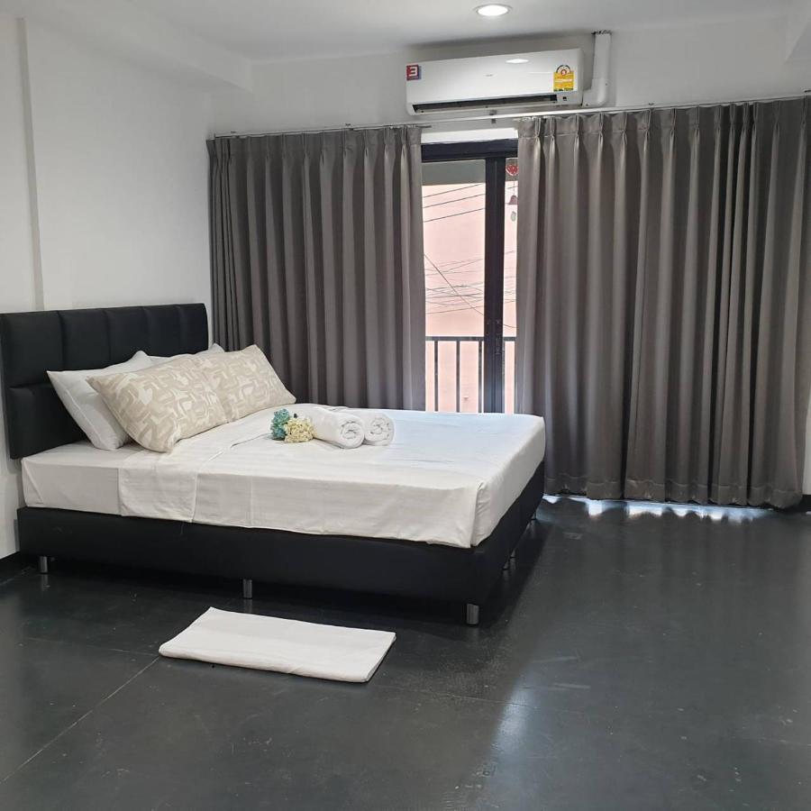 V30 Sukhumvit Hotel Bangkok Bagian luar foto