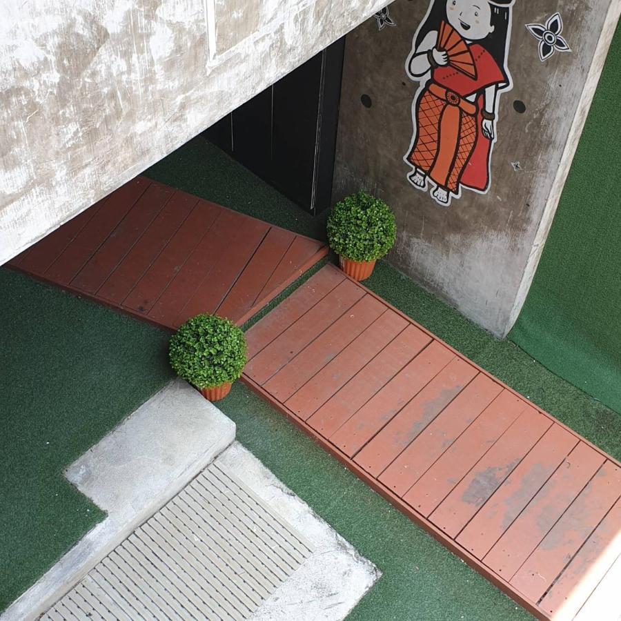 V30 Sukhumvit Hotel Bangkok Bagian luar foto