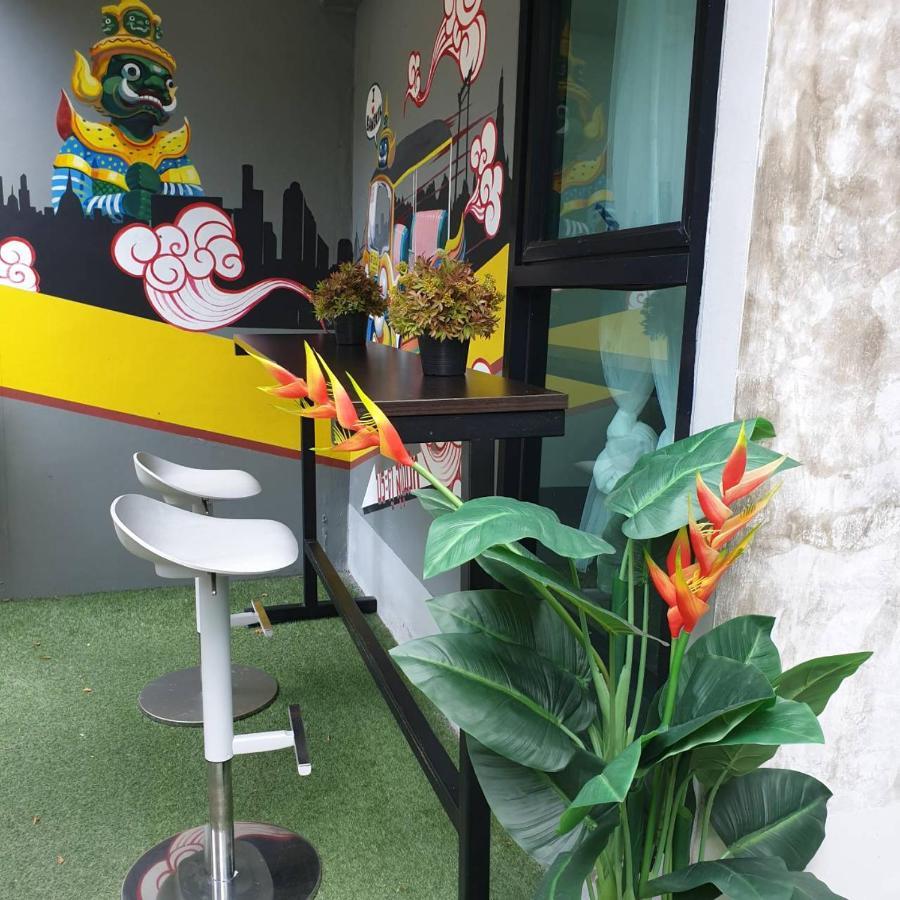 V30 Sukhumvit Hotel Bangkok Bagian luar foto