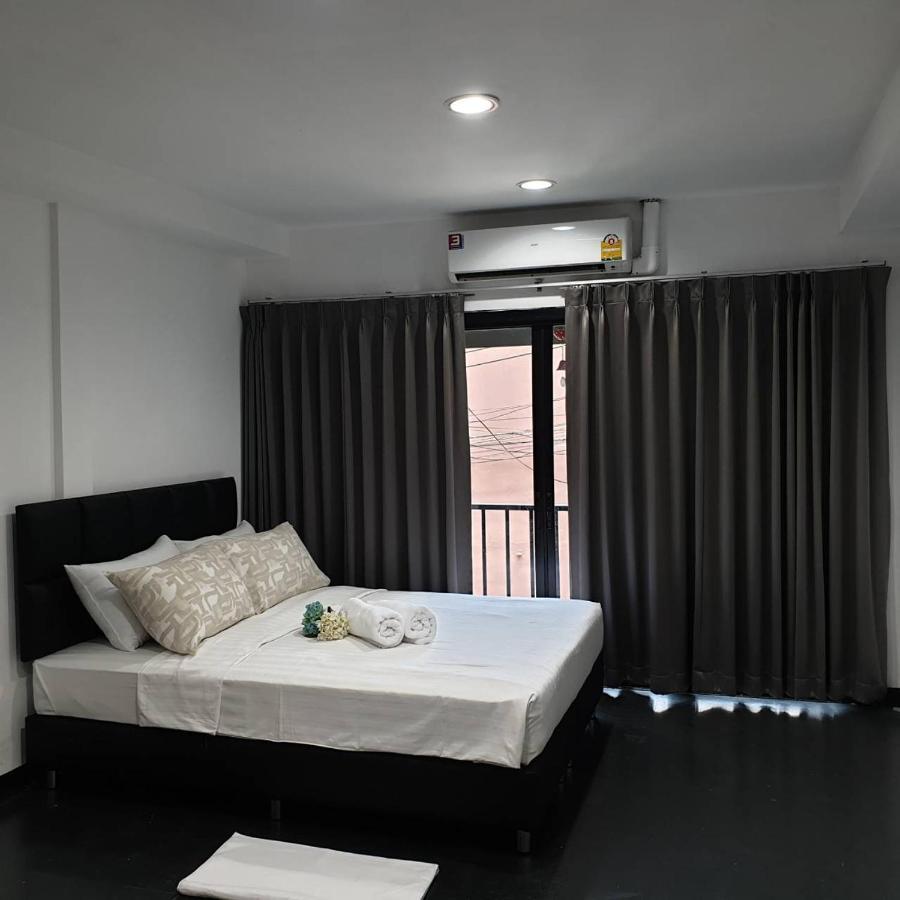 V30 Sukhumvit Hotel Bangkok Bagian luar foto