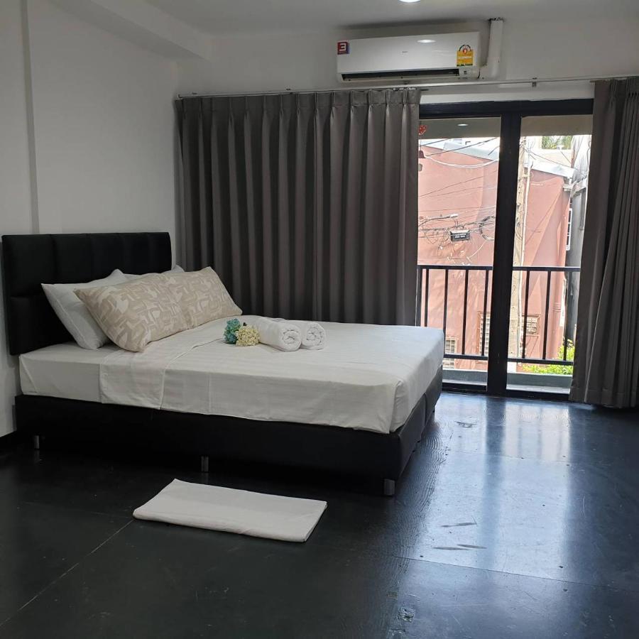 V30 Sukhumvit Hotel Bangkok Bagian luar foto