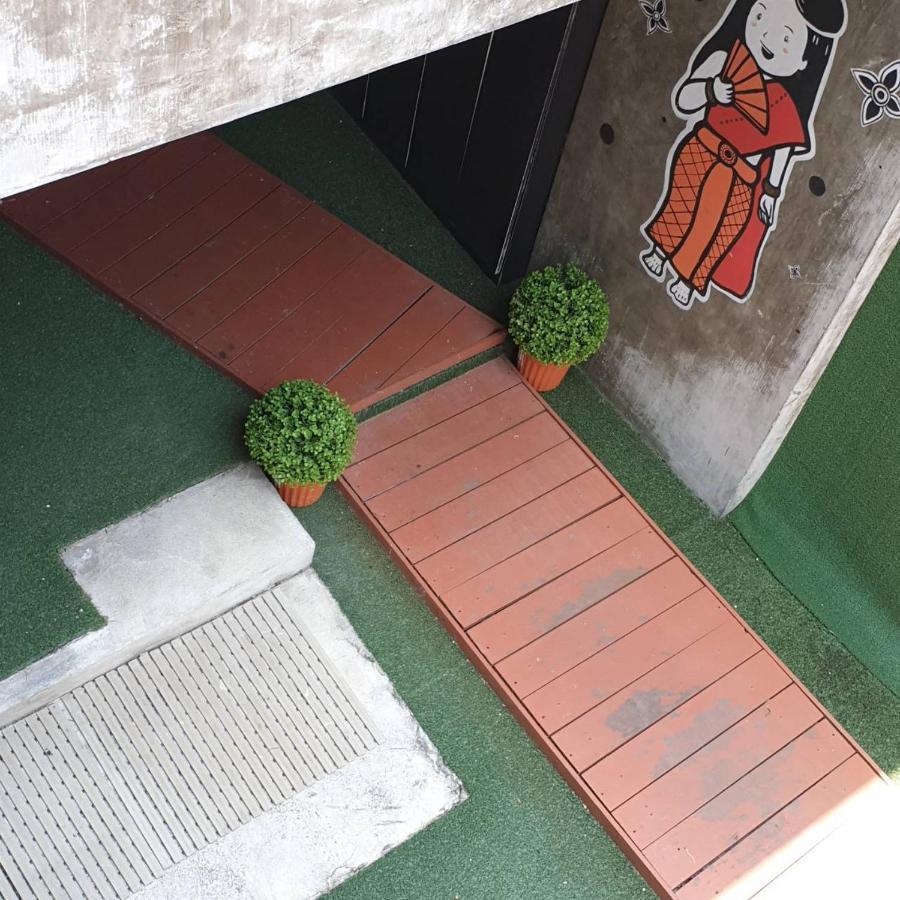V30 Sukhumvit Hotel Bangkok Bagian luar foto