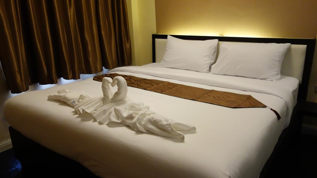 V30 Sukhumvit Hotel Bangkok Bagian luar foto
