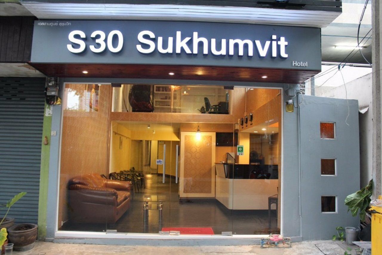 V30 Sukhumvit Hotel Bangkok Bagian luar foto